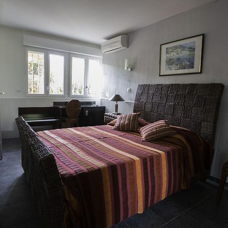 Albergo Hotel Saint-Laurent-du-Var Buitenkant foto