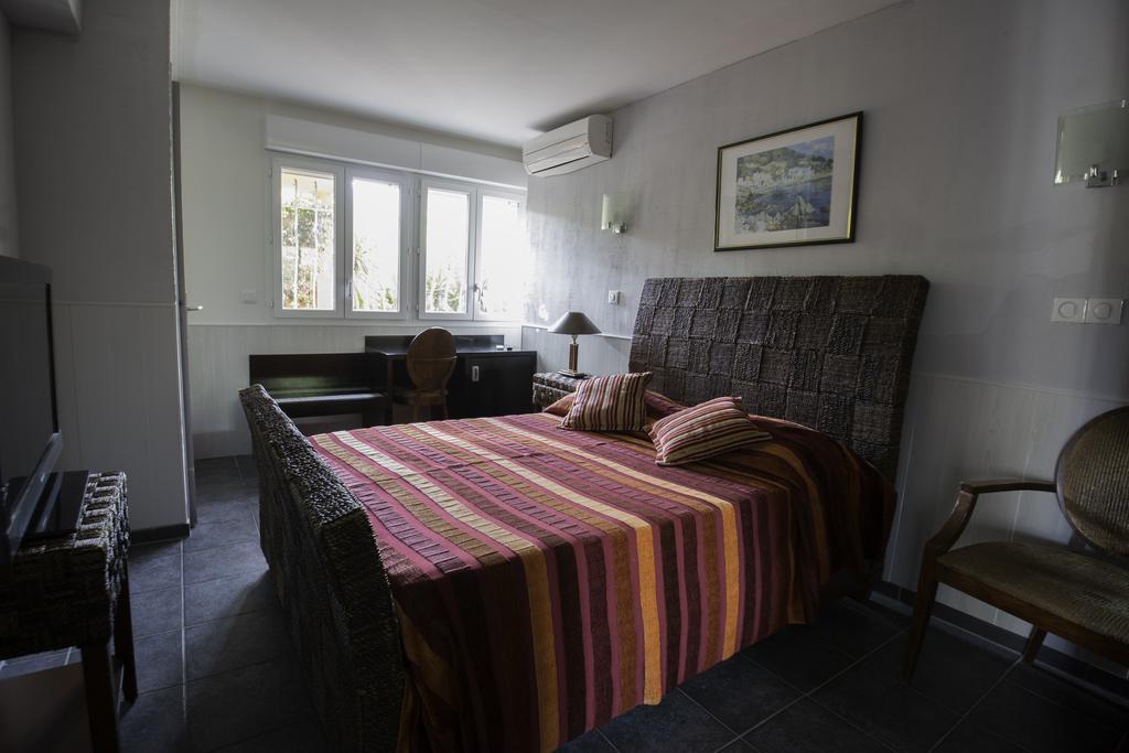 Albergo Hotel Saint-Laurent-du-Var Buitenkant foto
